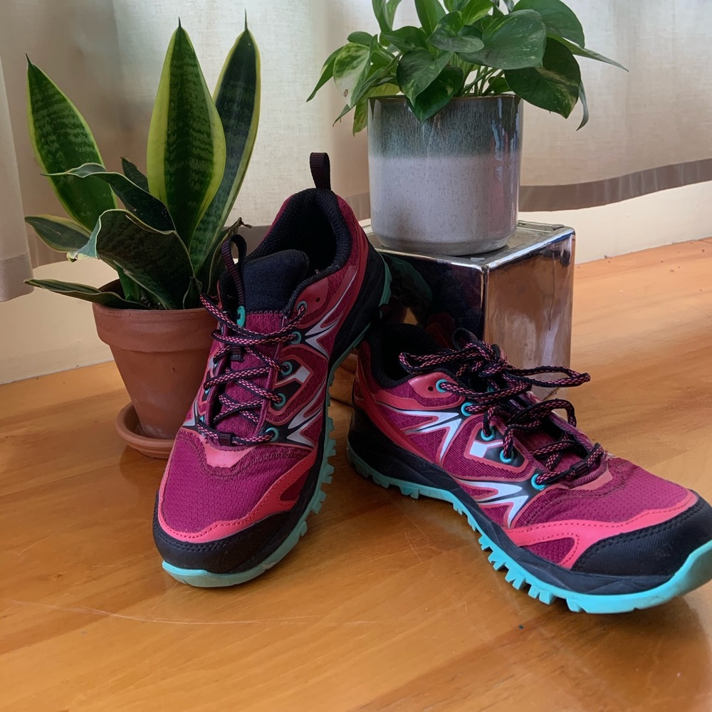 Women’s Merrel water resistant hiking shoes